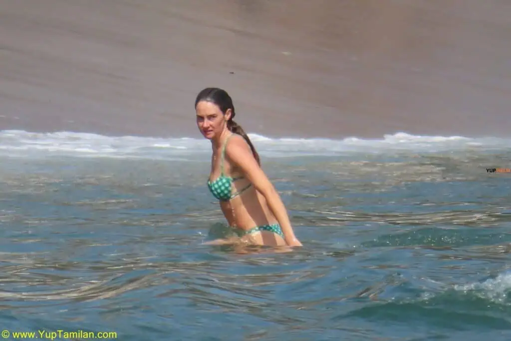 Shailene Woodley Hottest Bikini Photos 2